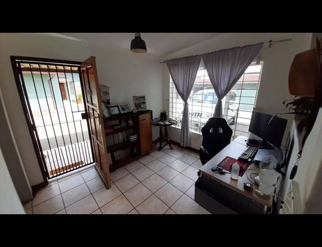 3 BEDROOM TOWNHOUSE FOR SALE IN FLORAUNA